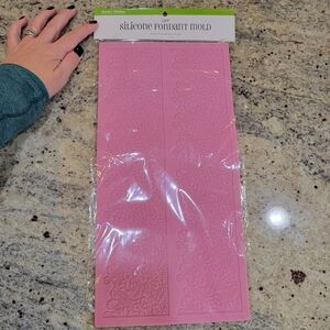 Nicole's Kitchen Lace Silicone Fondant Mold OM19